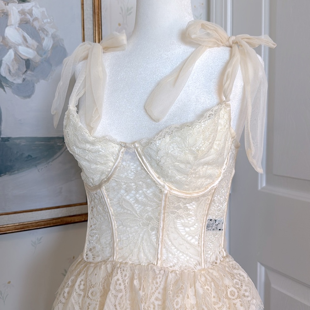 Widow DK Lace Mini Dress Beige - Picture 2 of 6
